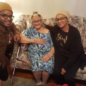 Meet your Posher, Tia